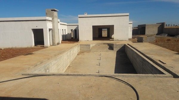 Villa avec piscine zone agricole