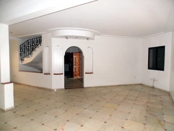 Location duplex vide quartier Wafa