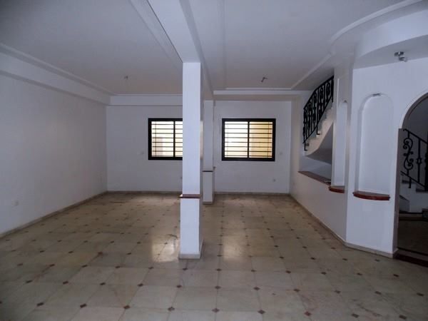 Location duplex vide quartier Wafa