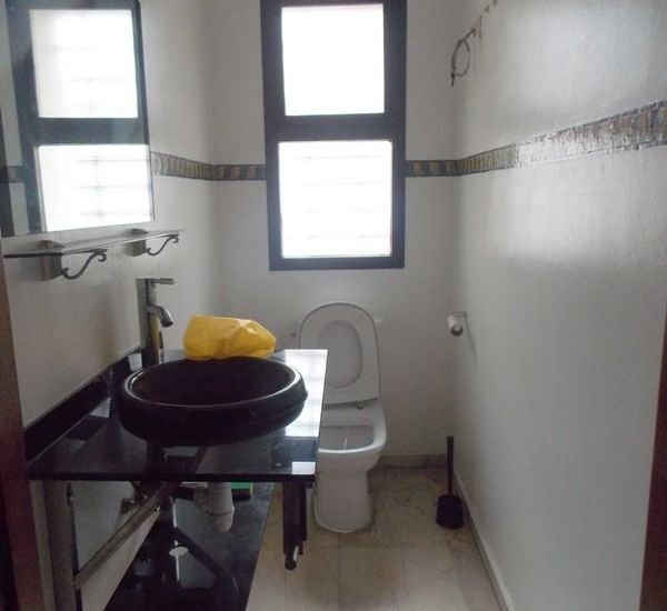 Location duplex vide quartier Wafa