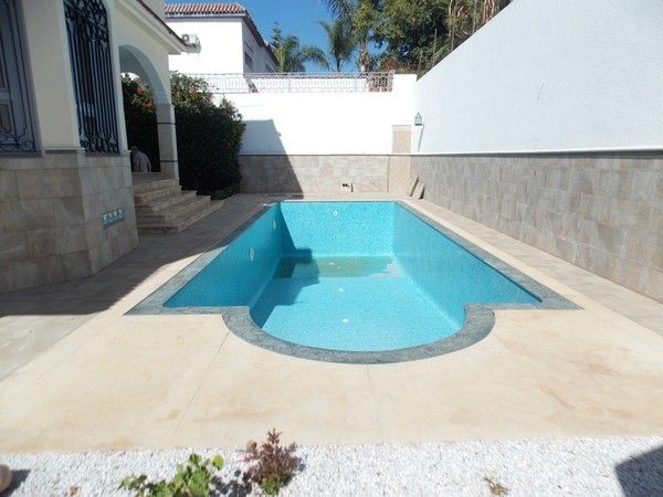 Location villa piscine quartier des plages