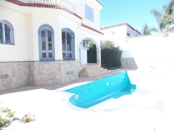 Location villa piscine quartier des plages
