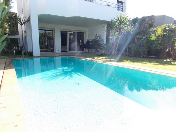 Villa avec piscine à vendre à Mohammedia